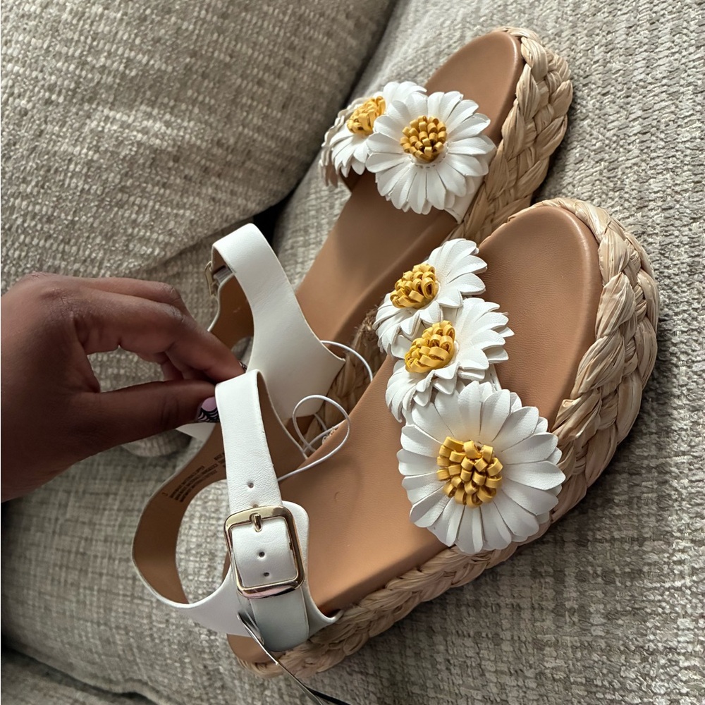 Art Class White Daisy Kids Sandals